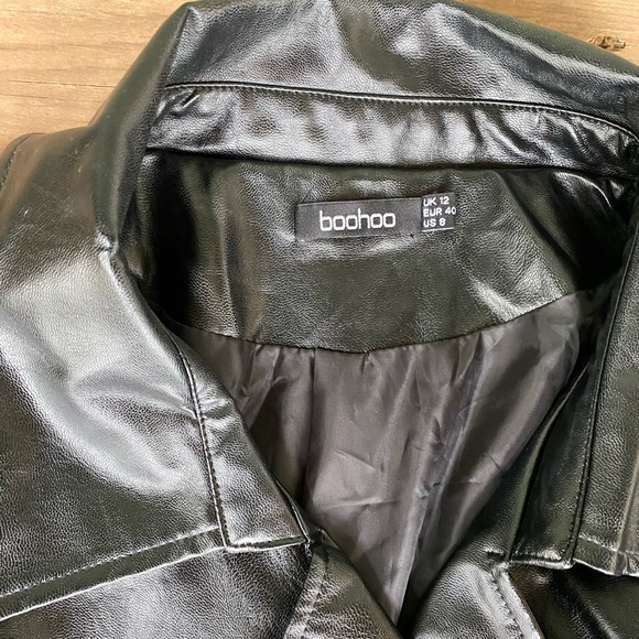 NWOT Boohoo Faux Leather Trench Coat - Picture 5 of 11